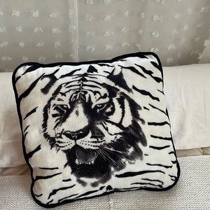 Tiger pillow
